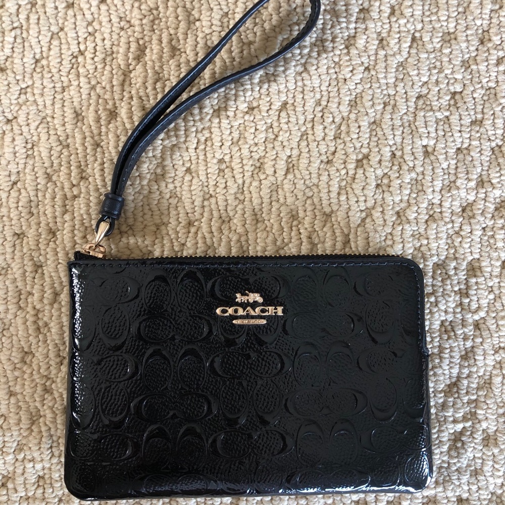 NEW! Coach Signature Debossed Corner Zip Wristlet
